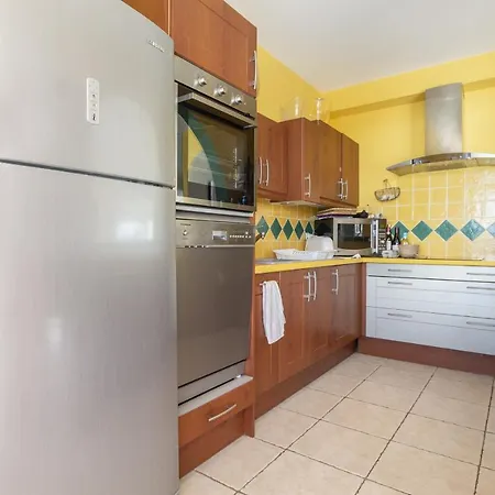 Lili Rose Вілла