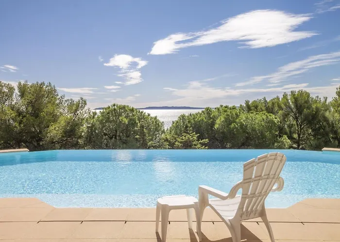 Lili Rose Le Lavandou