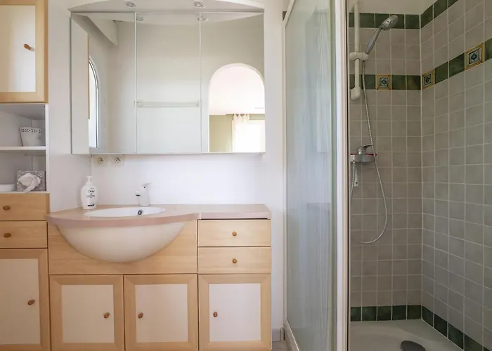 Lili Rose Le Lavandou